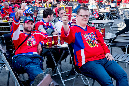 Tjeckiska supportrar i Fan-Zone