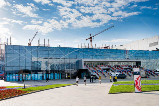 Byggkranar över VTB Ice Palace