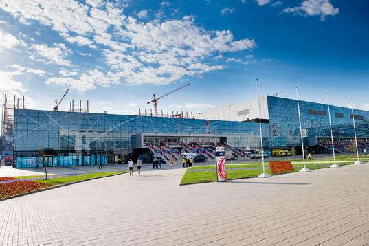 Byggkranar över VTB Ice Palace