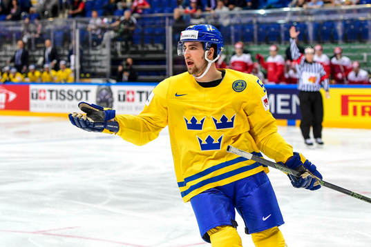 Sveriges Erik Gustafsson reagerar