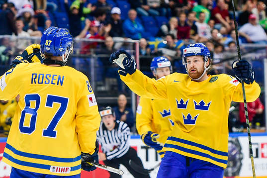 Sveriges Robert Rosen och Mattias Ritola jublar