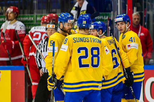 Sveriges spelare jublar