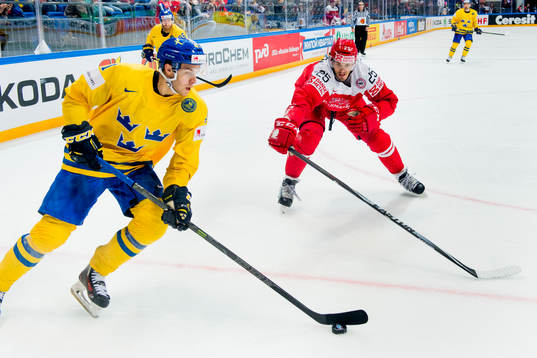 Sveriges Alexander Wennberg och Danmarks Oliver Lauridsen