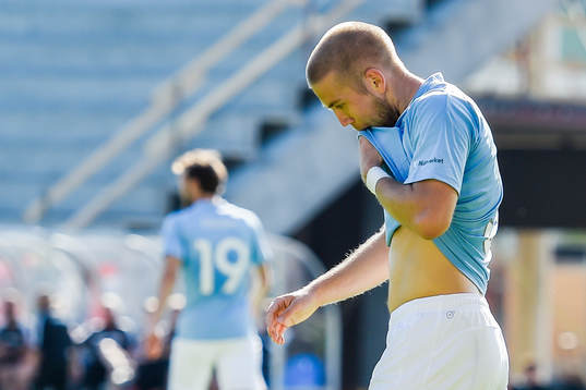 Malmö FFs Anton Tinnerholm deppar