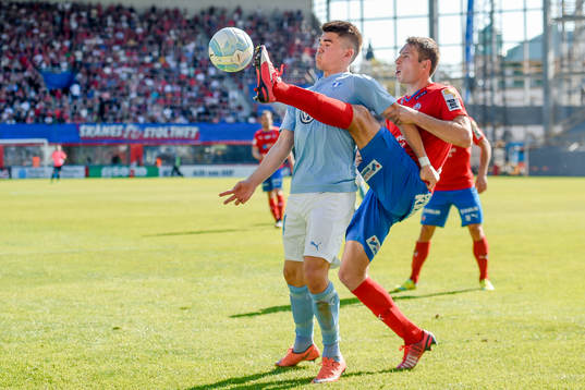 Malmö FFs Vidar Örn Kjartansson och  Helsingborgs