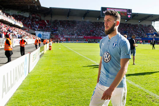 Malmö FFs Erdal Rakip deppar när han lämnar planen