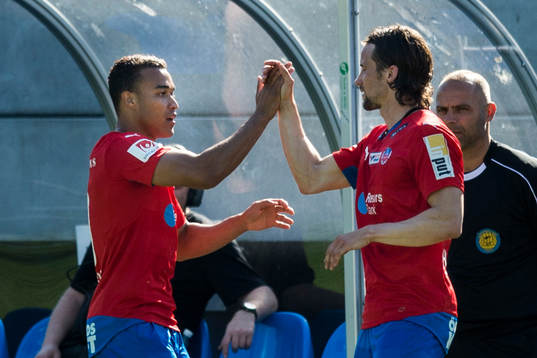 Helsingborgs Matthew Rusike och Linus Hallenius