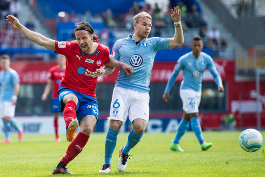 Helsingborgs Linus Hallenius och Malmö FFs Oscar Lewicki