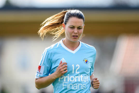 Djurgårdens Emilia Appelqvist på uppvärmningen