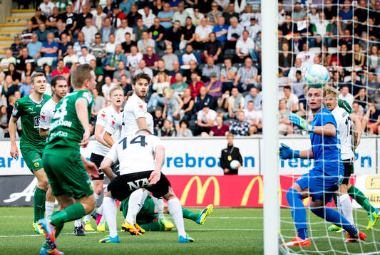 Hammarby gör 1-2 genom Örebro självmål