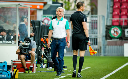 Hammarbys tränare Nanne Bergstrand deppar
