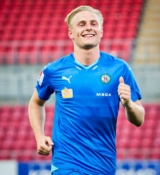 Örebros målvakt Jacob Rinne jublar