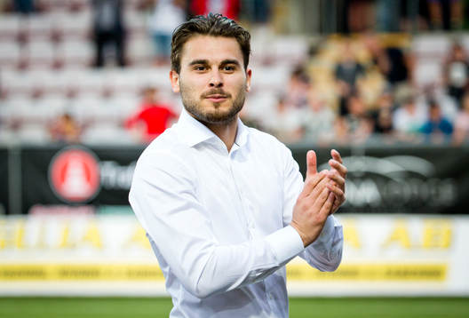 Örebros Astrit Ajdarevic jublar