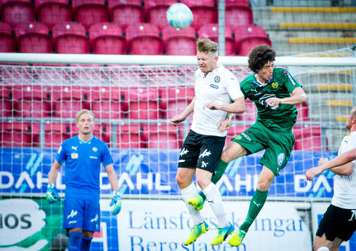 Örebros Michael Almbäck