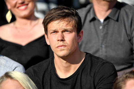 IFK Göteborgs Mads Albeck på läktaren