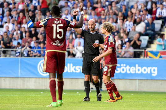 Domare Stefan Johannesson  dömer straff för IFK Göteborg