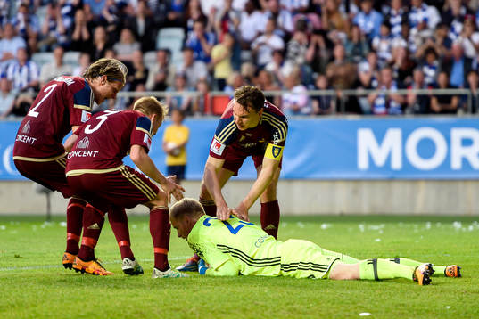 Djurgårdens målvakt Hampus Nilsson räddade en straff och