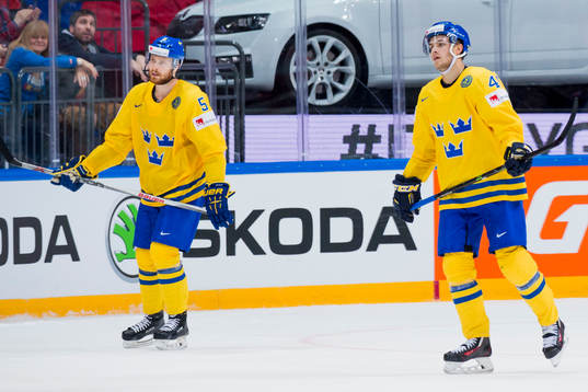 Sveriges Adam Larsson och Alexander Wennberg deppar
