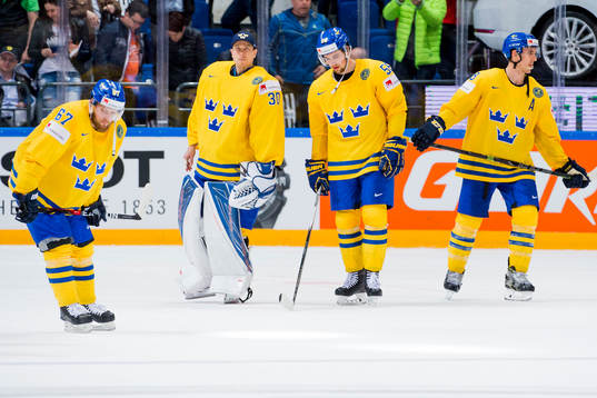 Sveriges Linus Omark, målvakt Viktor Fasth, Erik
