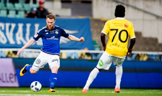 Sundsvalls Runar Sigurjonsson och Falkenbergs David Svensson