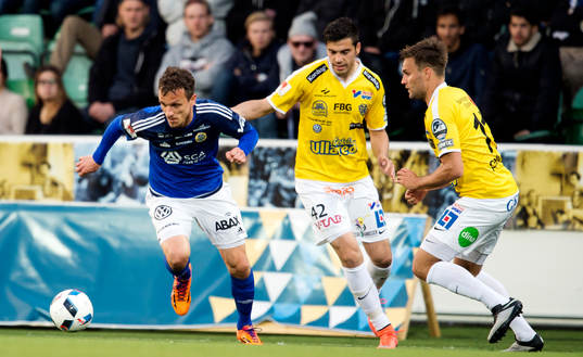 Sundsvalls Shaeptim Hasani och Falkenbergs Zlatan Krizanovic