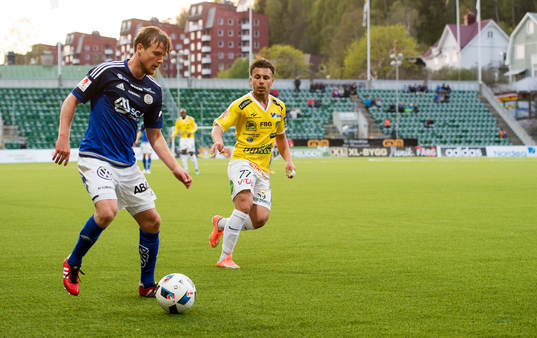 Sundsvalls Eric Larsson och Falkenbergs Kamal Mustafa