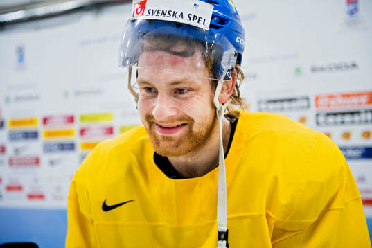 Mattias Ritola i mixade zonen