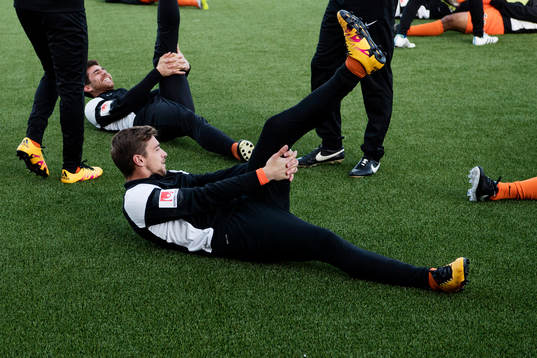Athletics Filip Rogic stretchar