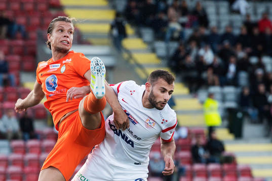 Athletics Erik Figueroa och Assyriskas Mattias Genc