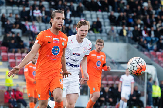 Athletics Erik Figueroa och Assyriskas Tim Söderström
