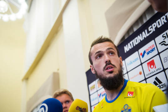 Emir Kujovic blir intervjuad