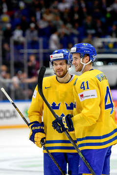 Sveriges Alexander Wennberg och Johan Fransson jublar