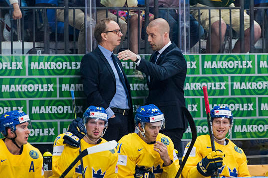 Sveriges förbundskapten Pär Mårts och assisterande
