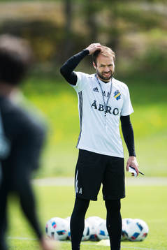 s tränare Andreas Alm
