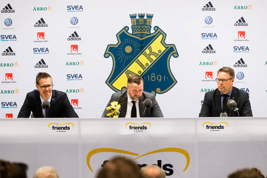 s tränare Rikard Norling, sportchef Björn Wesström och