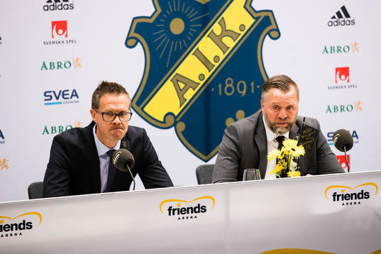 s tränare Rikard Norling och sportchef Björn Wesström