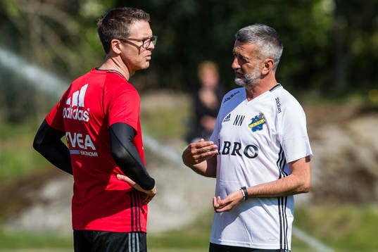 s tränare Rikard Norling och assisterande tränare Nebojsa