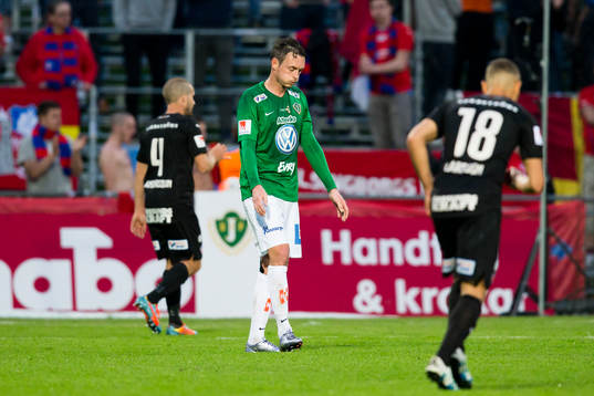 Jönköpings Daryl Smylie ser deppig ut