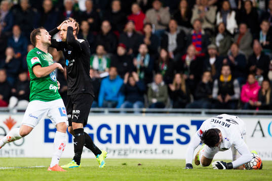 Helsingborgs Martin Christensen reagerar