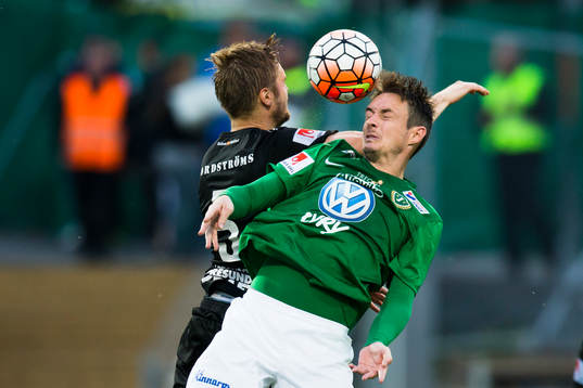 Helsingborgs Johan Mårtensson i duell mot Jönköpings