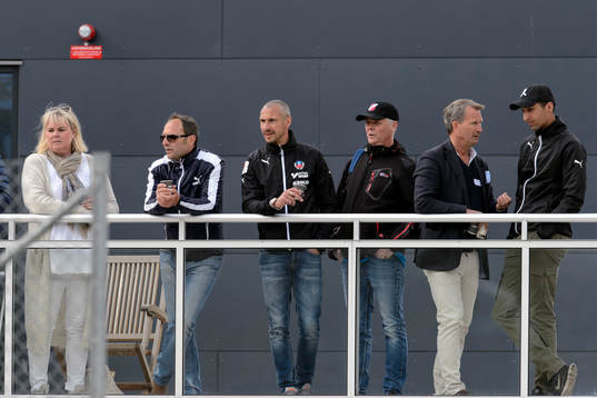 Helsingborgs manager Henrik Larsson på läktaren