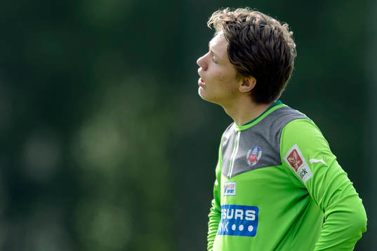 Helsingborgs målvakt Kalle Joelsson deppar