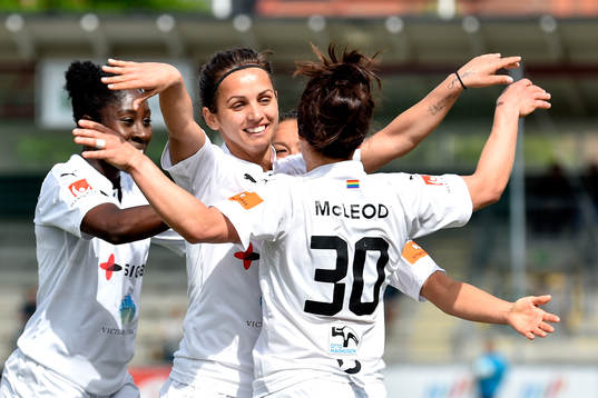 Bläddra bland fler bilder av Fotboll, Damallsvenskan, Rosengård - Vittsjö