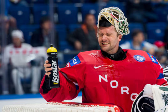 Norges målvakt Lars Haugen deppar