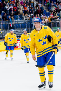 Sveriges Johan Sundström lämlar isen