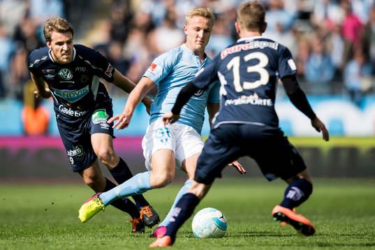 4 Malmö FFs Franz Brorsson mot Gefles Johan Oremo och