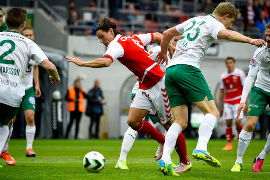 Kalmars Marcus Antonsson och Hammarbys Lars Saetra