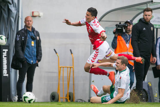Hammarbys Richard Magyar och Kalmars Romário Pereira