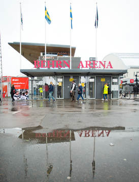 Ett regnigt Behrn Arena infÀÜr fotbollsmatchen i