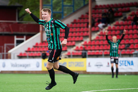 Varbergs Anton Liljenbäck jublar
